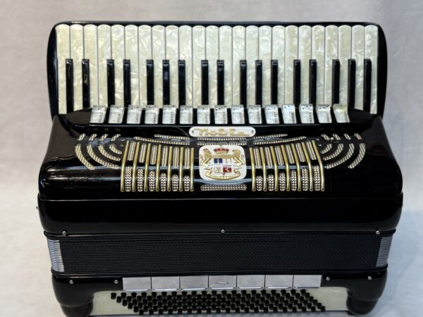 NOBLE ACCORDION 4-REED #CLUN28 - Image 4